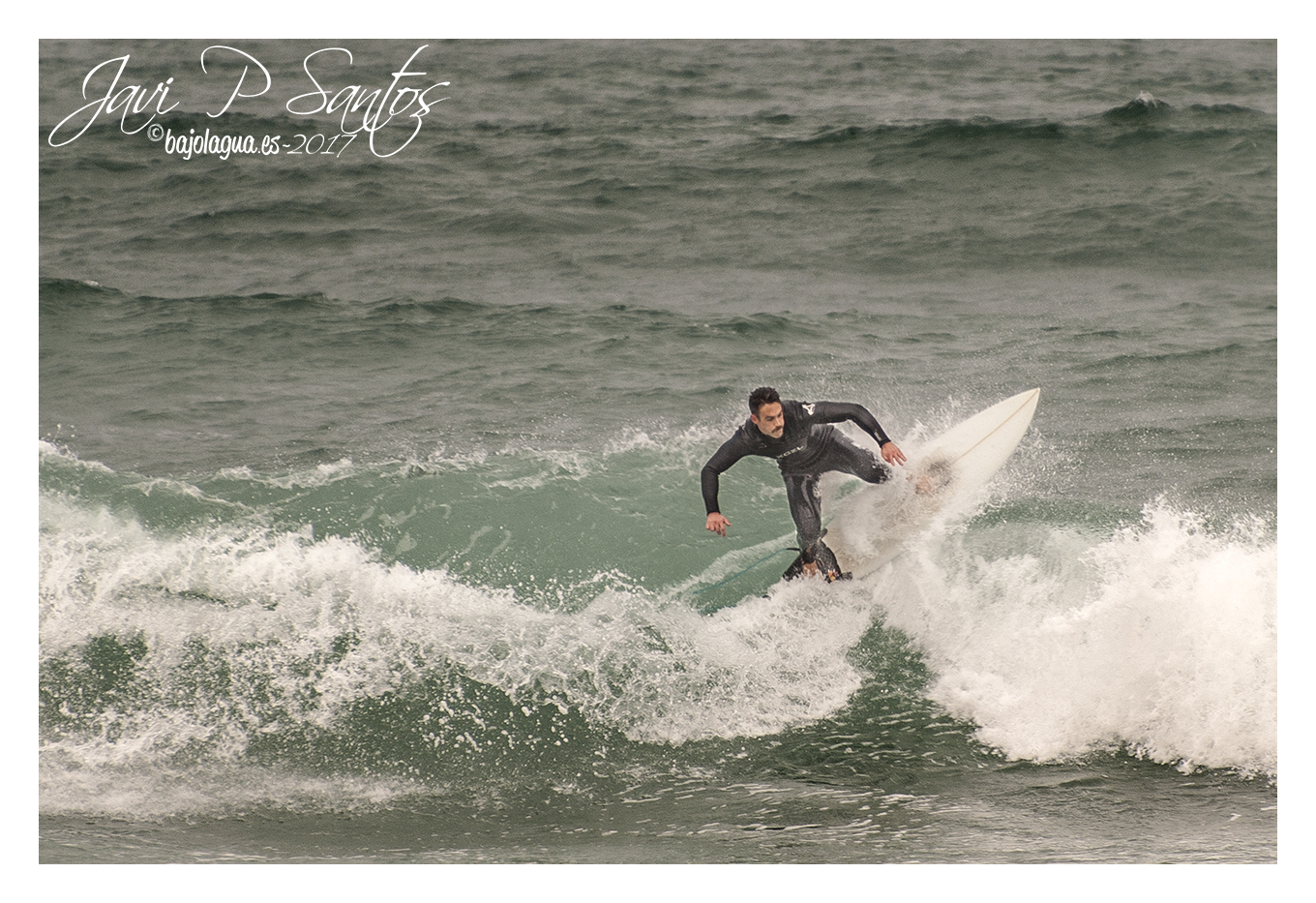 Surfing en Zarautz
